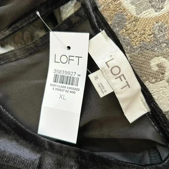 NWT Loft Velvet Look Embellished Top - Picture 7 of 9